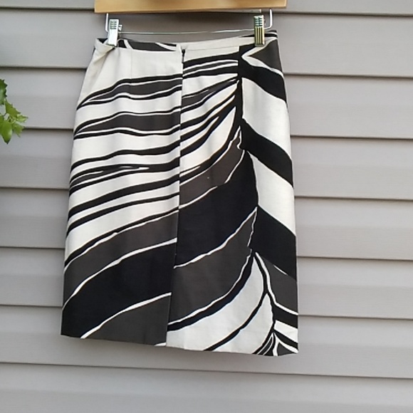 ⚡️Host Pick-Ikat Print Pencil Skirt - Picture 2 of 6